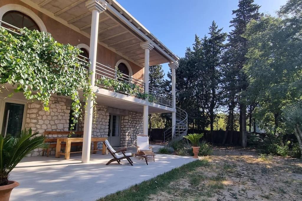 Апартаменти La Provencale Юзес Екстер'єр фото